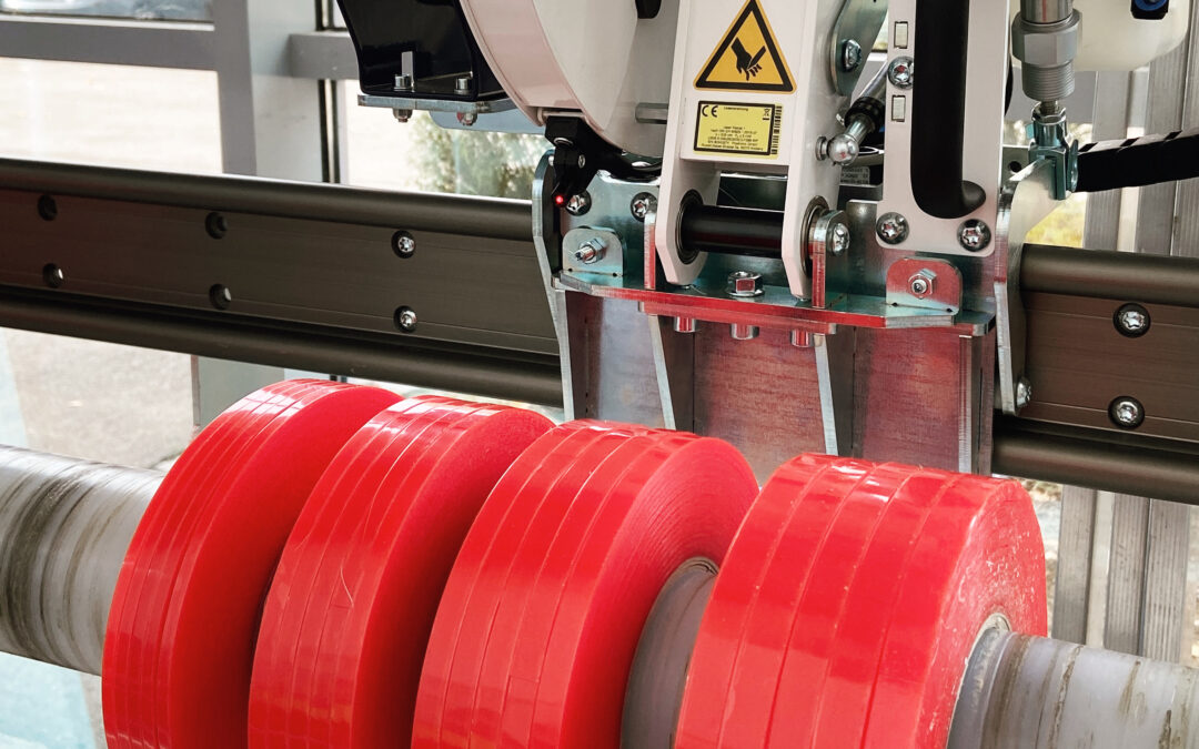 TEST: Narrow strips of high-performance double-sided adhesive tape
